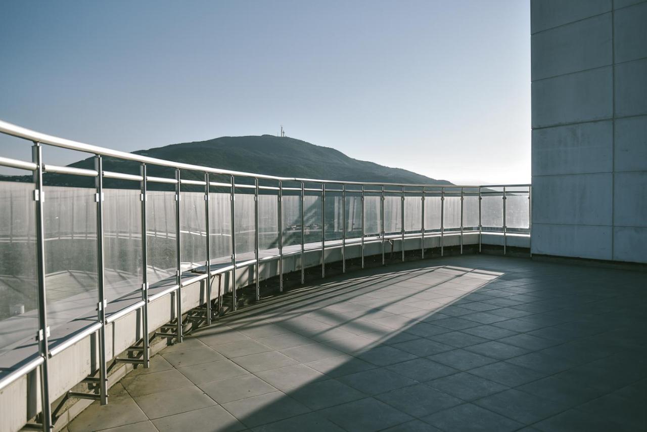 Sky Deluxe 2 Fitness & Spa スコピエ エクステリア 写真